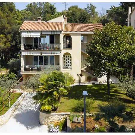 Graceful In Nature Porec